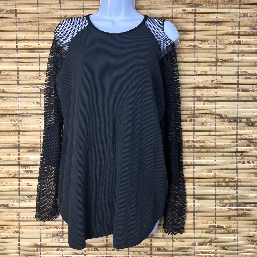 Fitigues Top Womens M‎ Black Waffle Knit Fishnet Mesh Cold Shoulder Rave Emo Y2K